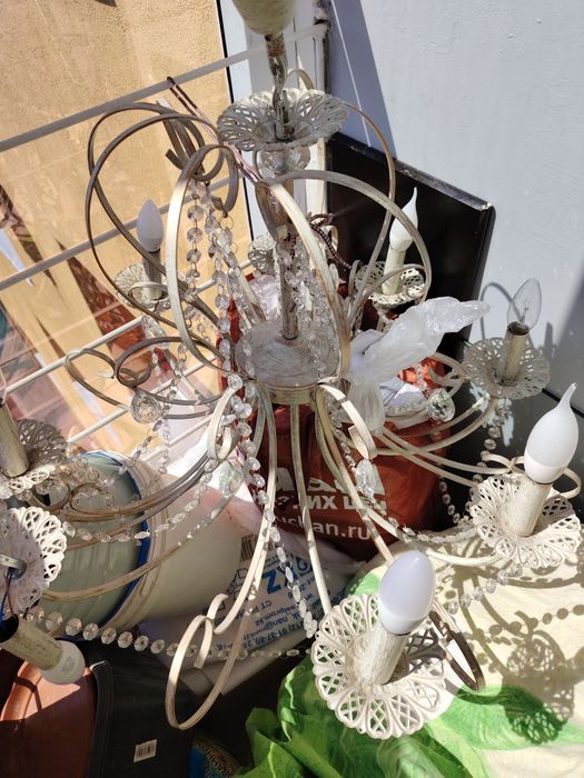 Продам Люстру для зала