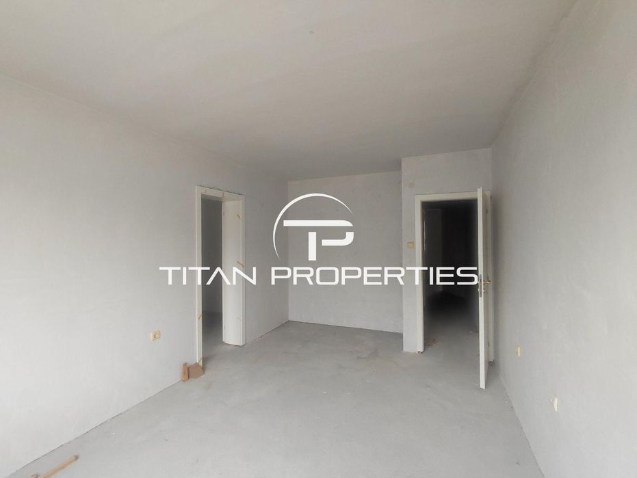 Тристаен апартамент за продажба в кв. Мараша