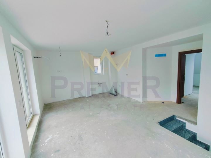 Продава се Мезонет в Варна, Левски - 117 кв.м за 1928 €/кв.м - Снимка #1