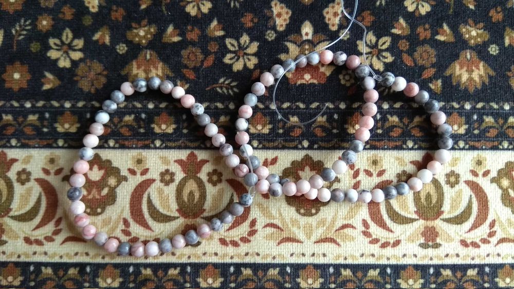 Бусины из натурального камня розовой яшмы зебры для рукоделия