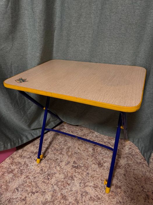 Продам детский столик