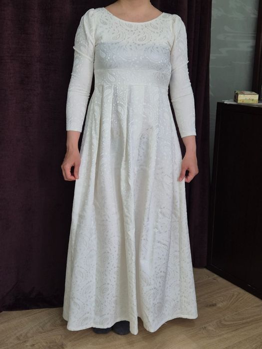 Продам платье, кофту и джинсы