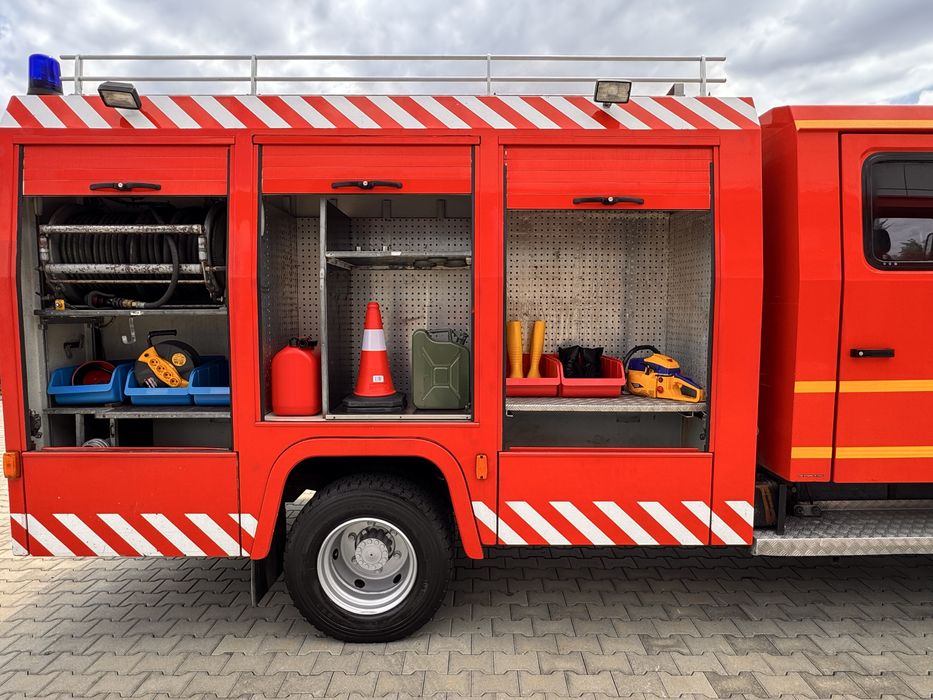 Mașina de pompieri MAN, echipata si înmatriculată, 2500 L + spuma