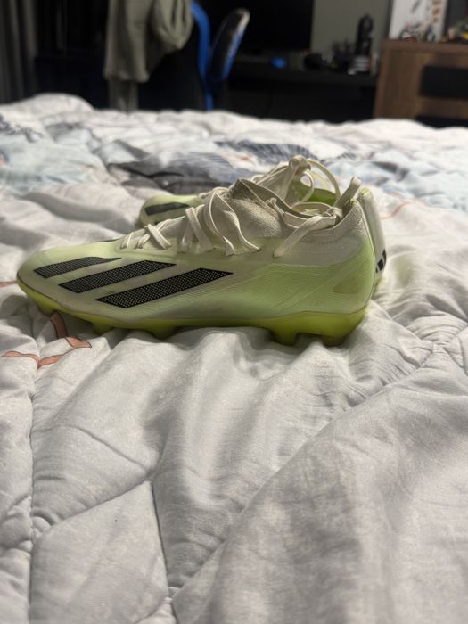 Футболни бутонки