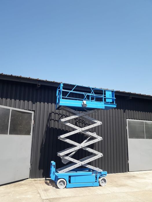 Nacela electrica de vanzare 12m, an 2010, second hand, 5600 euro, 4 bucati disponibile, platforma de lucru la inaltime