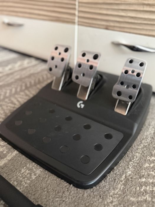 Logitech G923 PS5 Гаранционен  КАТО НОВ!!