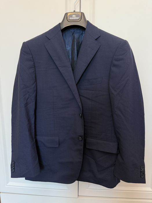 Продам костюмы Италия Corneliani