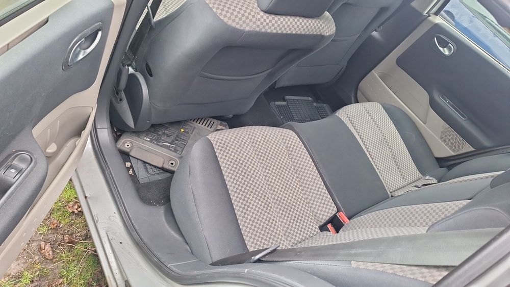 Dezmembrez renault megan 2 1.5 dci