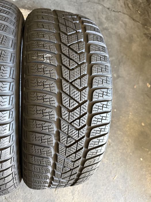2 anvelope iarna 215/55/17 , 98 V , Extra load , Pirelli , DOT 2022 , 6.6 mm !