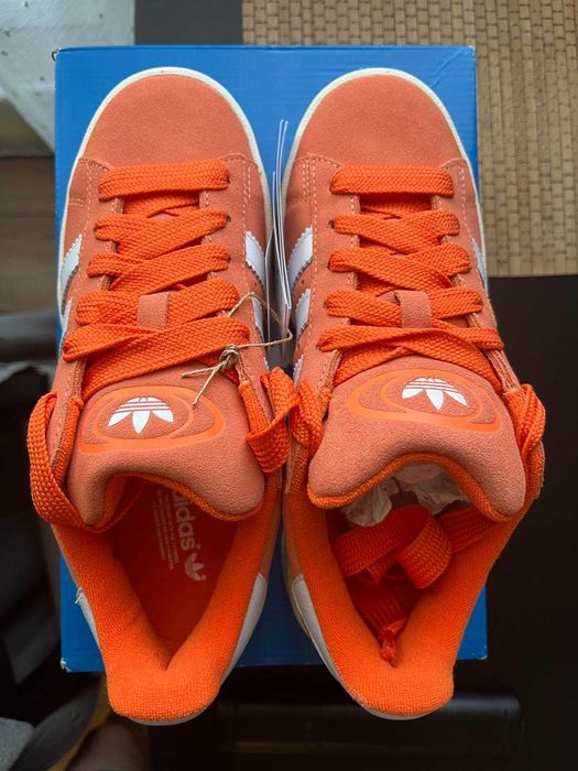 Продавам дамски маратонки Adidas