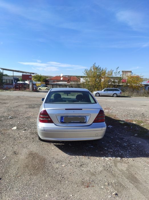 Mercedes-Benz C220