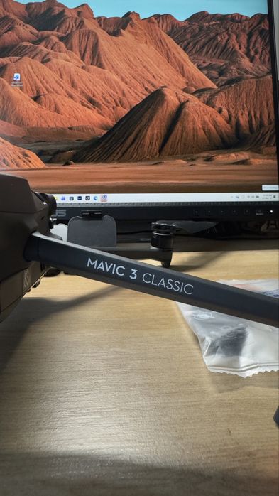 DJI Mavic 3 Classic – stare excelentă + 2 telecomenzi RC