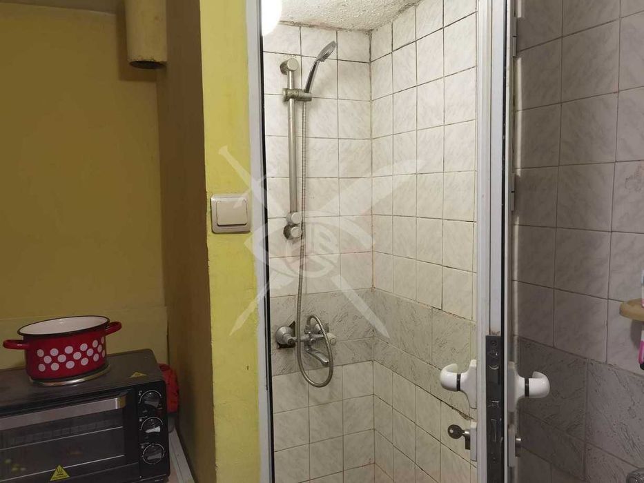 Дава се под наем Едностаен апартамент в Варна, Център - 20 кв.м за 250 € - Снимка #4