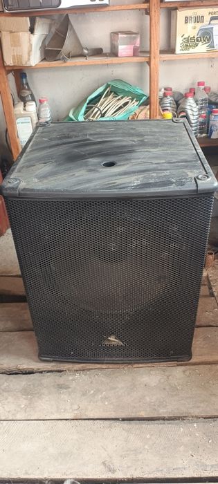 Incinte pe 18 inch basi pe 18 și 15 inch