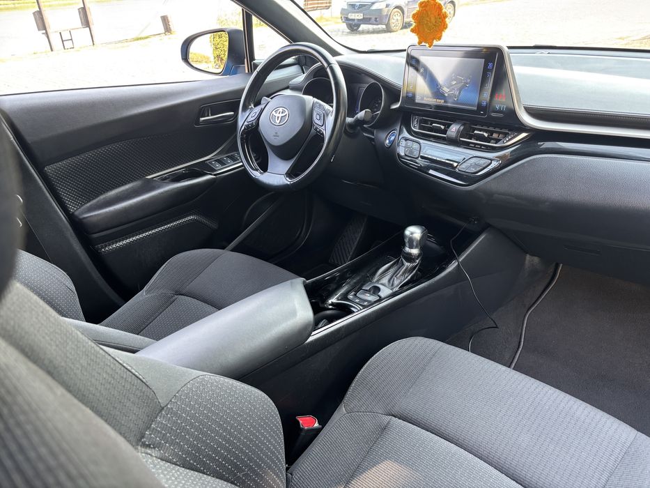 13600€+TVA Toyota C-HR 1.8 Hybrid 118618km Garantie extinsa Toyota pana la 200.000km unic proprietar.