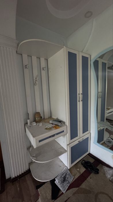 Продаётся прихожая и шкаф гардеробный