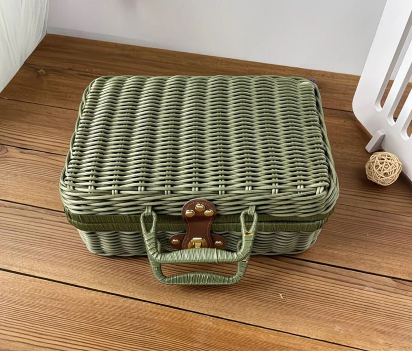 Плетеный чемоданчик