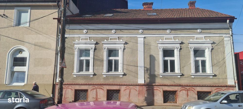 Spatiu comercial, casa veche si teren