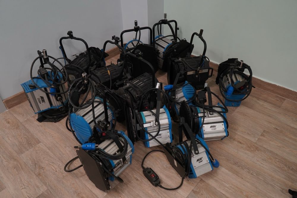 Студинный свет Arri, Logocam