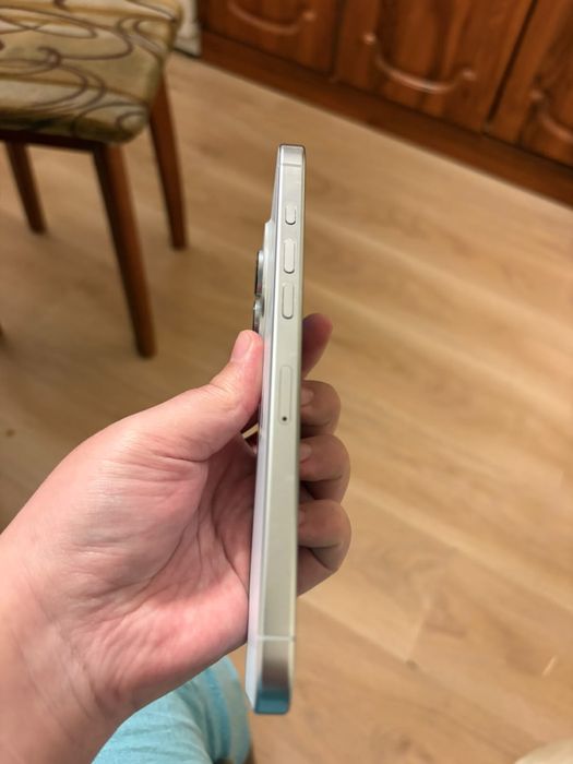 Продам IPHONE 16 pro max на 256гб