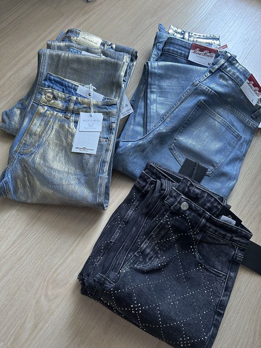 Джинсы с напылением, со стразами