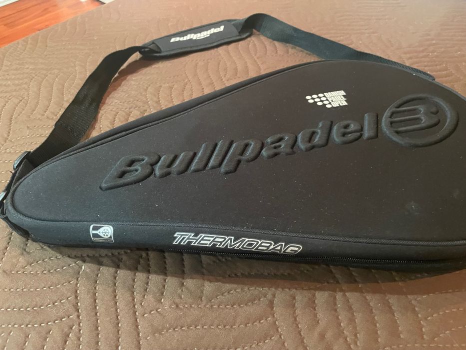 Чанта за тенис ракета