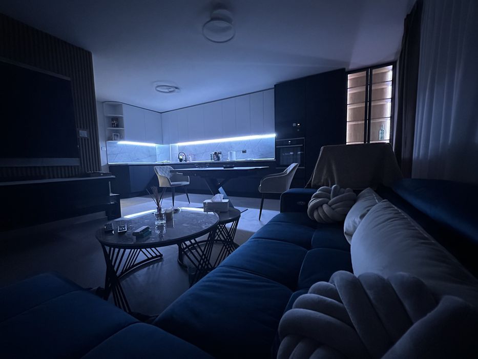 Продава се Тристаен апартамент в Казанлък - 98 кв.м за 1990 €/кв.м - Снимка #1