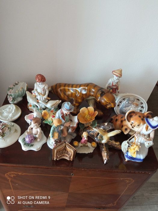 Bibelouri,căni porțelan,