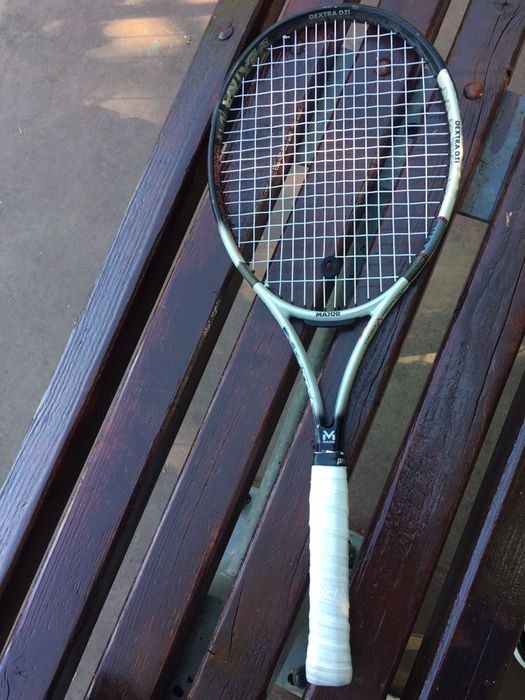 Racheta / Paleta tenis mâner 2 husa inclusa