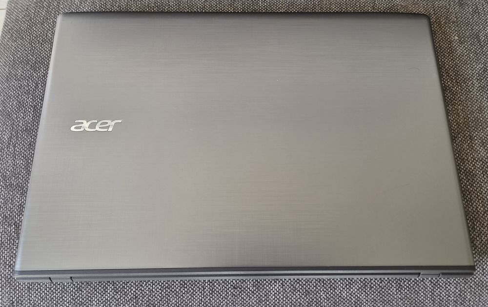 vand laptop Acer Adpire E5 575,.15,6"FH.i7 7500.8 Gb.Ssd 128 Gb si Hard de 500 Gb