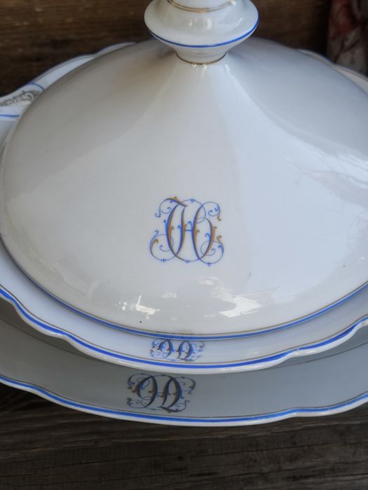 Комплект съдове за сервиране