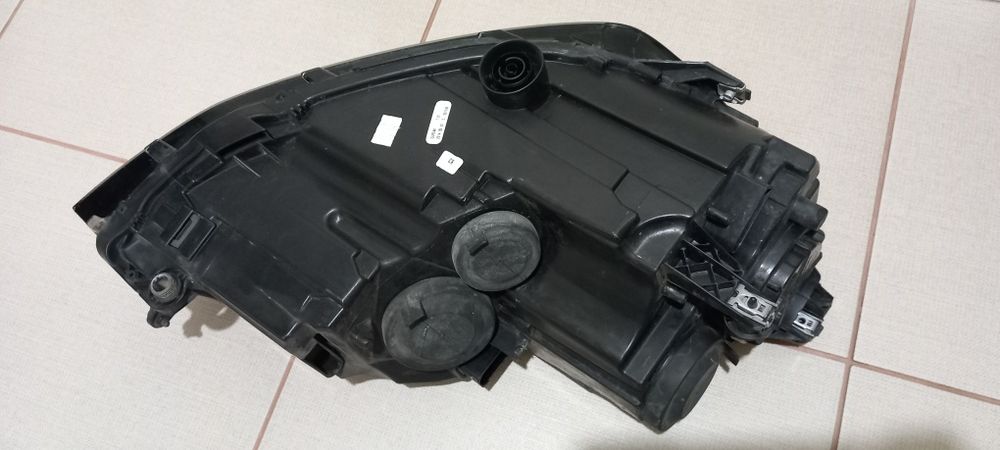 De vânzare far stănga ww golf 7 an2012-2015 complet .