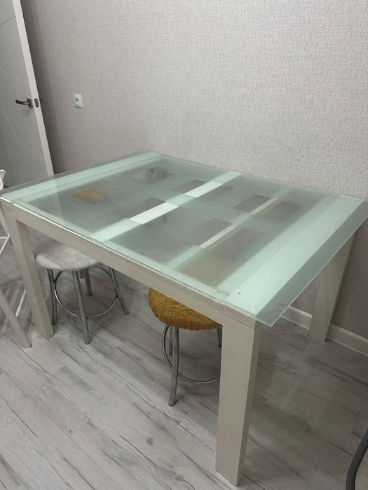 Стол 10 тыс продам