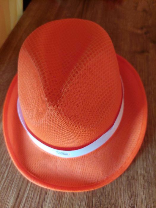 Нова шапка Garnier Ambre Solaire