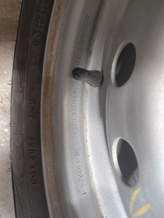 Диск с шинами, комплект