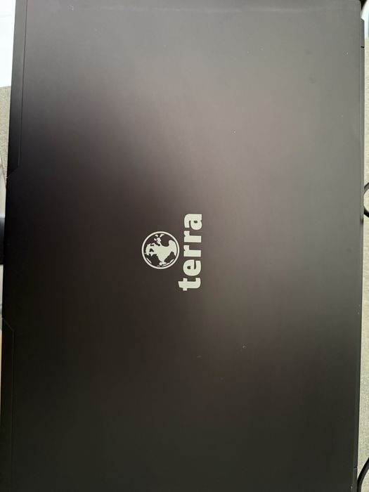 Leptop Gaming  terra /17,3 inchi /i7 8750H