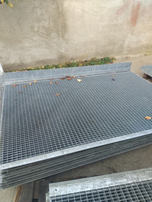 Vând gretare zincate sau trepte zincate