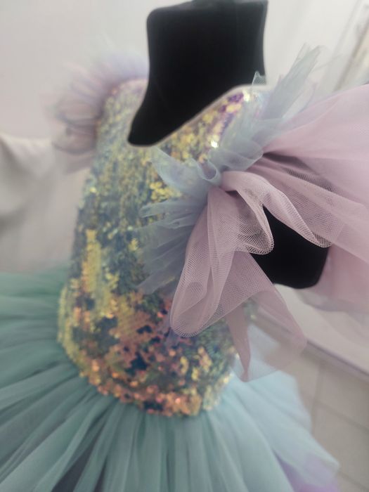 Платье  для девочки 6-7 лет,размер 118-122