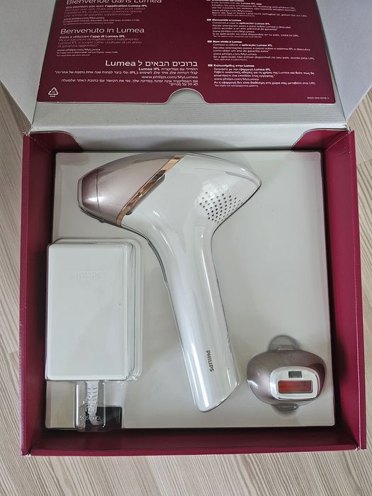 Vând Epilator Philips Lumea Seria 8000 cu SenseIQ