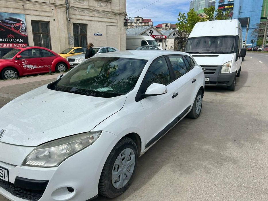Vând autoturism Renault Megane III, alb.