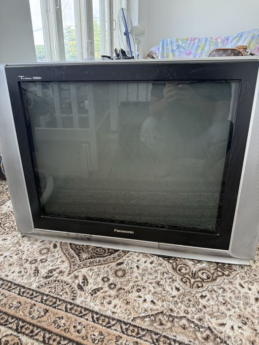 Телевизор б/у продам