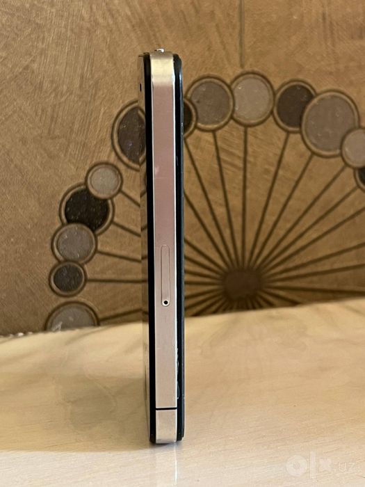 iPhone 4 8GB yaxshi. Imei bor. ios 9.3.6