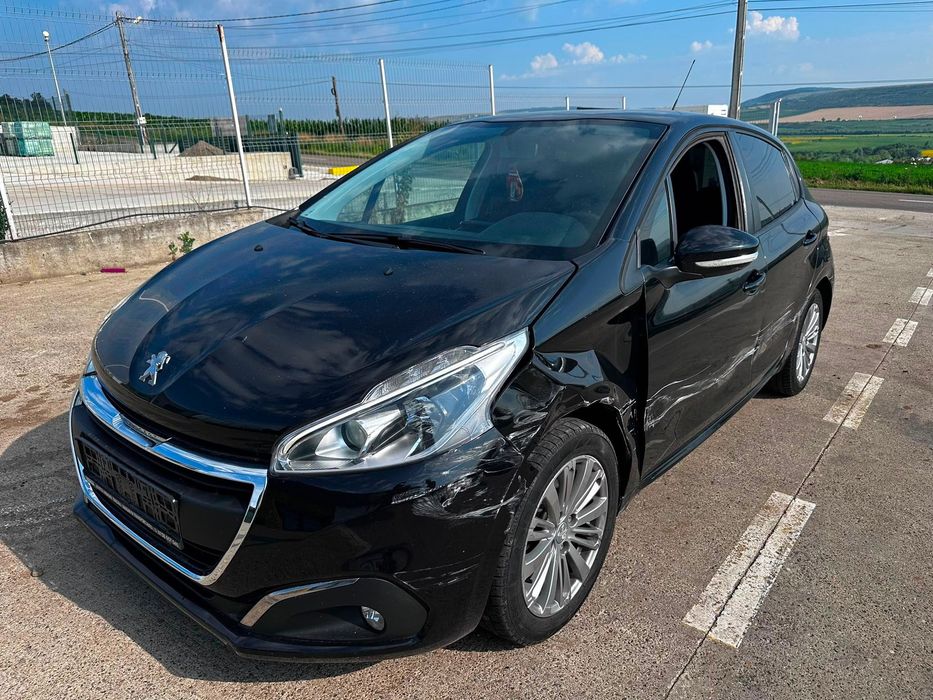 Dezmembrez Peugeot 208 2 negru 2017 1.6 hdi BHY BH02 115.000 km volan stanga