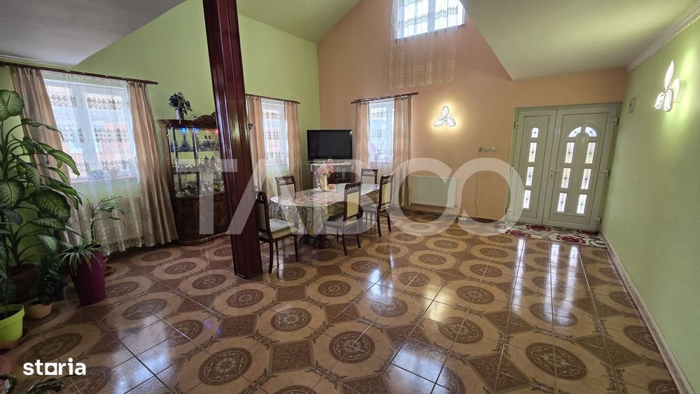 Casa individuala de vanzare cu 4 camere si curte libera 725mp in Daia