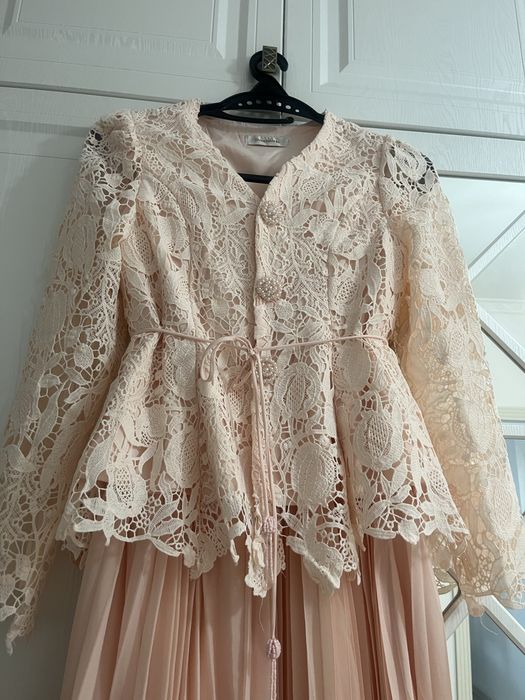 Продаю вечерние платья