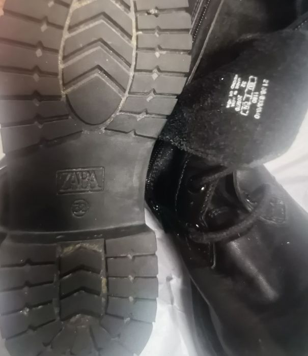 Ghete de piele pentru fete