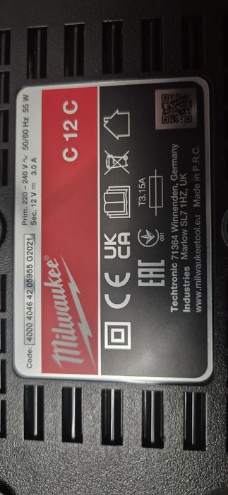 Incarcator Milwaukee M12