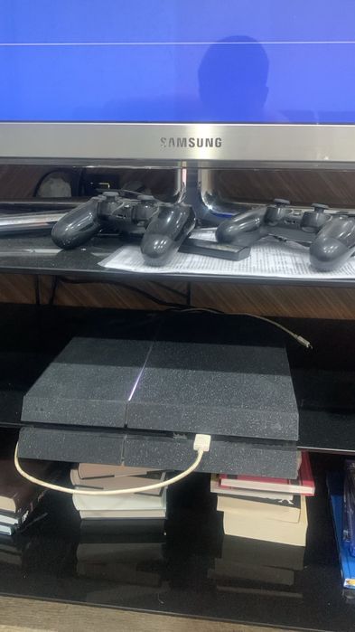 Продам ps4 на 500гб