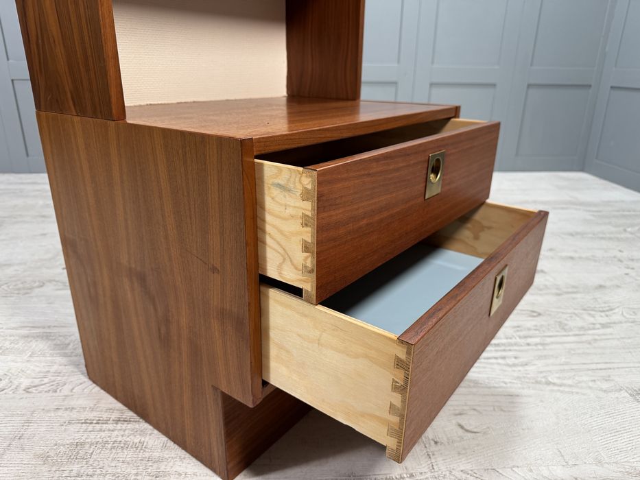 Шкаф скрин с надстройка от 60-те Р236