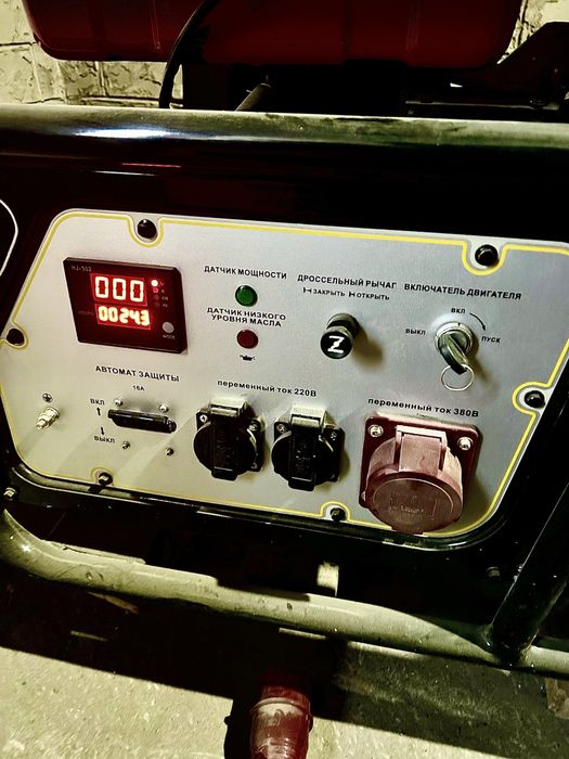 Продам бензиновый электро генератор 13 квт